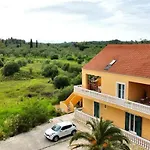 Melody View Mansion Lefkímmi