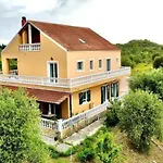 Melody View Mansion Лефкими